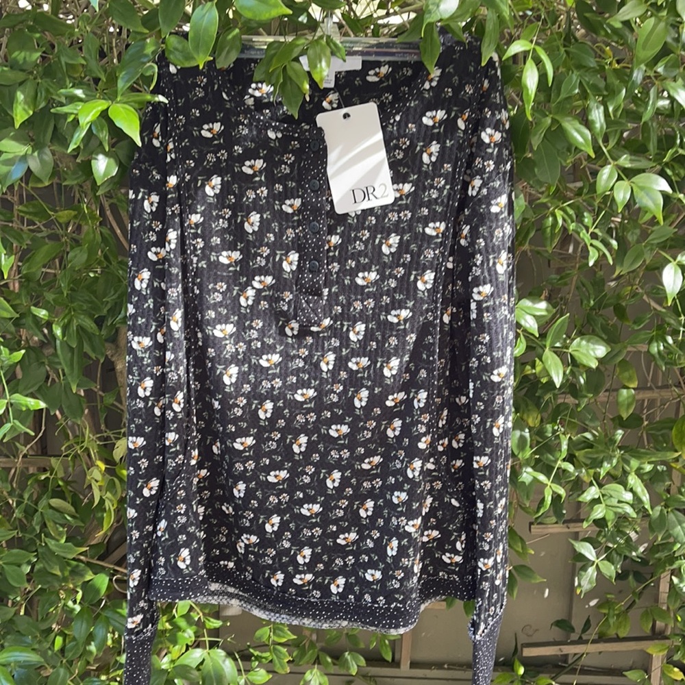 DR2 shirt with flower pater, size S
